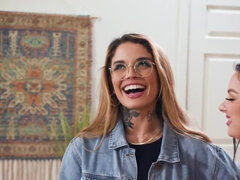 Morena, Lesbiana, Masturbación, Strapon, Adolescente, Juguetes