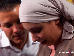 フェラチオ, 茶髪の, バック, 人形, 手コキする, 自然山雀, ストリッピング, ティーン