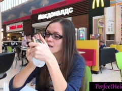 Amateur, Mamada, Acercamiento, Polla, Sexo duro, Al aire libre, Público, Tragarse