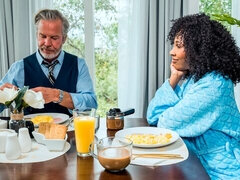 Enthousiasteling, Vingeren, Interraciaal, Zoenen, Lesbisch, Likken, Ondergoed, Geschoren