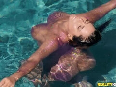 Playa, Culo grande, Negro, Morena, Polla, Latina, Al aire libre, Piscina