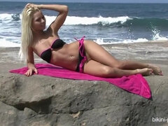 Bikini, Blonde, Plantureuse, Tchèque, Érotique, De plein air, Pute, Solo