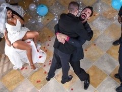 Arsch, Grosser arsch, Blasen, Braunhaarige, Handjob, Hardcore, Küssen, Milf