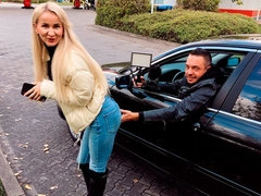 Enthousiasteling, Blond, Pijpbeurt, Moeder die ik wil neuken, Buiten, Gezichtspunt, Mager, Strippen