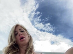 Blonde, Gode, Hd, Masturbation, Mère que j'aimerais baiser, Public, Jouets, Vibromasseur