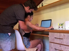 Cunnilingus, Morena, Penetracion con dedos, Gafas, Pequeña, Coño, Flaco, Tetas