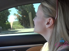 Gros cul, Blonde, Doigter, Exhib, Petite amie, De plein air, Petite femme, Chatte