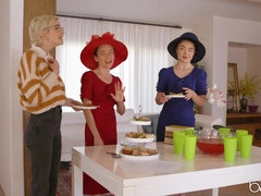 Жопа, Минет, Грудастые, Секс без цензуры, Лизание, На природе, Киски, Тату