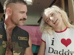 Blonde, Mignonne, Domination, Doigter, Poilue, Hard, Pigtail, Adolescente