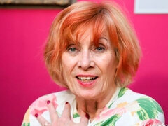 Amateur, Gros cul, Doigter, Masturbation, Mère que j'aimerais baiser, Rousse roux, Jarretelles, Jouets