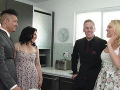 Tussi, Grosse titten, Blondine, Paar, Gehörnter ehemann, Hausfrau, Milf, Pornostars