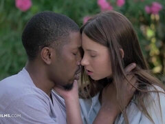 Grosser schwanz, Schwarz, Blasen, Hundestellung, Hardcore, Im freien, Rasiert, Flotter dreier