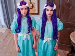 Erstaunlich, Blasen, Hundestellung, Frau frau mann, Handjob, Tätowierung, Jungendliche (18+), Flotter dreier