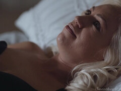 お尻, 美女, ベッドルーム, レズビアン, なめる, 靴下, ヒモパン, オッパイの