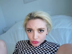 Preservatif, Seins naturels, Culottes ou slips, Petite femme, Chatte, Cheveux courts, Maigrichonne, Adolescente