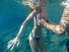 Cul, Grosse bite, Sucer une bite, En levrette, Seins naturels, De plein air, Maigrichonne, Nénés