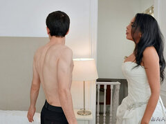 Schlafzimmer, Grosse titten, Blasen, Braunhaarige, Handjob, Küssen, Schwestern, Strümpfe