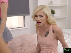 Frère, Éjaculer dans la bouche, Face assise, Petite femme, Chevaucher, Maigrichonne, Adolescente, Nénés