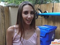 Blondine, Blasen, Handjob, Im freien, Pov, Rasiert, Dürr, Titten