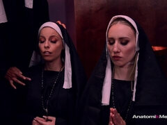 Брюнетки, Собачьи, Пальцем, Поцелуи, Латекс, Лесбиянка, Мастурбация, Сиськи