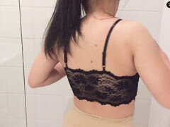 Cuarto de baño, Verga grande, Corridas faciales, Tetas naturales, Sueco, Tailandés