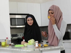 Arabe, Gros cul, Sucer une bite, Éjaculation interne, Hd, Maman, Soeurs, Tabou