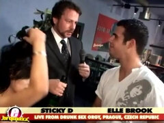 Anal, Gros seins, Queue, Ivre, Mère que j'aimerais baiser, Orgie, Fête, Adolescente