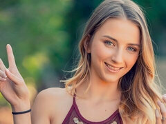 Blonde, En levrette, Branlette thaïlandaise, Innocente, Embrassement, Chatte, Tatouage, Adolescente