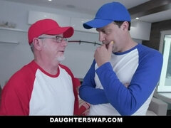 Grosse bite, Brunette brune, Tir de sperme, Fille, Queue, Hard, Orgie, Petite femme