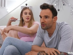 Europäisch, Lecken, Natürlichen titten, Piercing, Muschi, Realität, Kurzes haar, Tätowierung