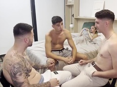 Grosser arsch, Blasen, Bruder, Flotter vierer, Gruppensex, Selbstgemacht, Zierlich, Spanisch