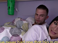 Tussi, Schönheit, Grosse titten, Pummelig, Studentenwohnheim, Europäisch, Handjob, Reiten