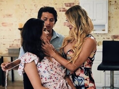 Amerikaans, Grote mammen, Hardcore, Likken, Moeder die ik wil neuken, Kut duiken, Taboe, Tiener