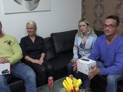 Culo grande, Rubia, Penetracion con dedos, Pajear, Madres para coger, Tetas naturales, Pov, Intercambio de esposas