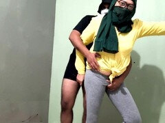 18 jaar, Enthousiasteling, Tante, Stel, Indisch, Indonesisch, Moeder, Softcore pornografie