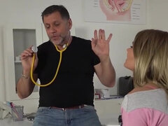 美女, フェラチオ, バック, フェティッシュ, 祖父, 手コキする, オマンコ, 締まりの良い