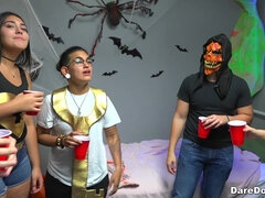 お尻, 舐める尻, 黒人, ブロンド, 大学生, レズビアン, ピアス, オマンコ