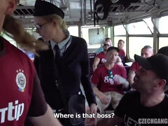 Blonde, Sucer une bite, Brunette brune, Groupe, Fait maison, Public, Adolescente, Plan cul à trois