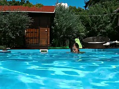 Morena, Sexo duro, Húngaro, Estrella porno, Público, Tetas, Bajo el agua, Esposa