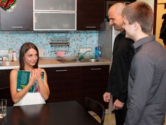 Blondine, Blasen, Gehörnter ehemann, Hundestellung, Fetisch, Handjob, Küche, Jungendliche (18+)