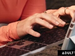 Bizarro, Mamada, Atrapados, Madura, Garganta profunda, Estilo perrito, Realidad, Chorro