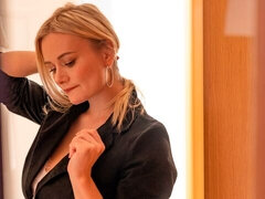 Gros cul, Gros seins, Blonde, Doigter, Timide, Dénudage, Étudiant, Adolescente