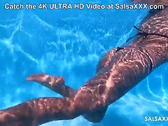 Blasen, Handjob, Latina, Im freien, Rasiert, Weibliche ejakulation, Eng, Unter wasser