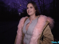 Tetas grandes, Morena, Checa, Garganta profunda, Dinero, Estudiante, Tatuaje, Tetas