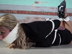 Grote kont, Grote mammen, Blond, Gebondenheid, Fetisj, Moeder die ik wil neuken, Vastgebonden, Oud