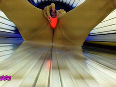 Enthousiasteling, Lieveling, Grote mammen, Blond, Duits, Moeder die ik wil neuken, Zonnebank, Tieten likken