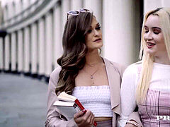 Blasen, Frau frau mann, Handjob, Absätze, Flotter dreier, Titten