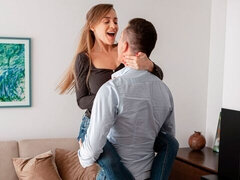 Gros cul, Blonde, En levrette, Branlette thaïlandaise, Mère que j'aimerais baiser, Seins naturels, Rasée, Dénudage