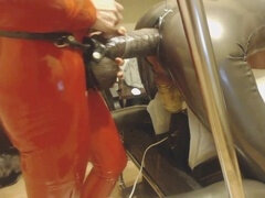 Любители, Анальный секс, Дилдо, Домашнее видео, Огромные размеры, Властные, Страпон