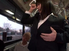 Asiatique, Gros seins, Brunette brune, Bus, Fétiche, Japonaise, Mature, De plein air